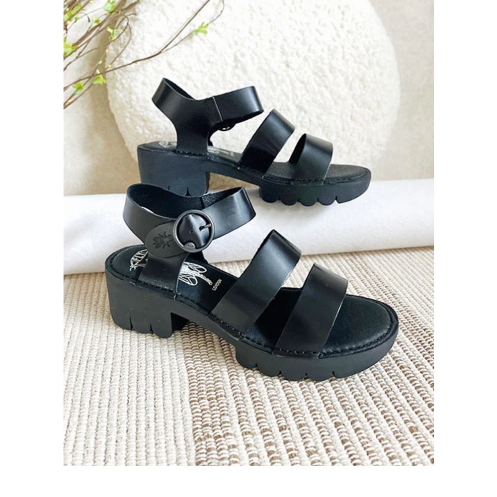 FLY LONDON NWT Egly Leather Black Sandals - Picture 4 of 11